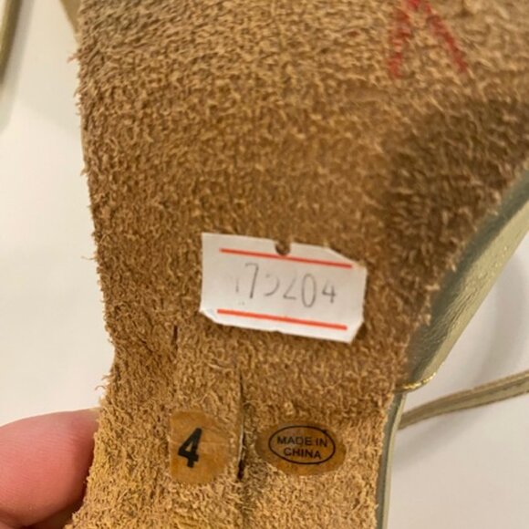 Dance Ballroom/ Latin shoes 1 1/2 inch Heel Gold Size 4 - Picture 7 of 11